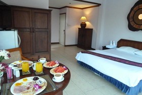 Super Green Hotel