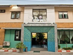 The Click Guesthouse