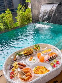 Akra Collection Layan