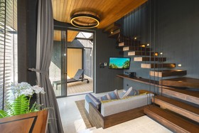 Akra Collection Layan