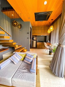 Akra Collection Layan