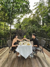 Akra Collection Layan