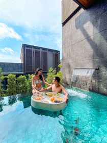 Akra Collection Layan