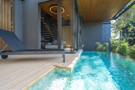 Akra Collection Layan