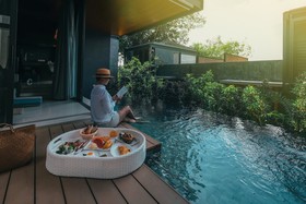 Akra Collection Layan