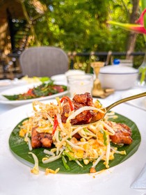 Akra Collection Layan