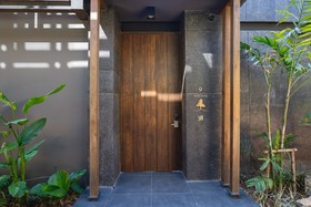 Akra Collection Layan