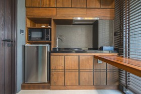 Akra Collection Layan