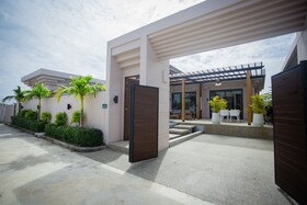 Gold Chariot Pool Villa