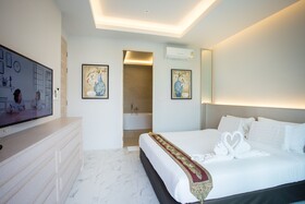 Gold Chariot Pool Villa