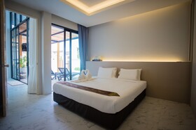 Gold Chariot Pool Villa