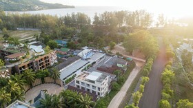 Club 22 Kamala Suites