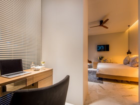 Glam Habitat Hotel