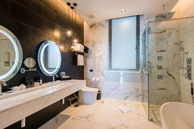 Glam Habitat Hotel