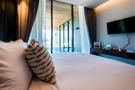 Glam Habitat Hotel
