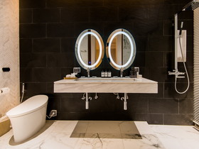 Glam Habitat Hotel