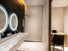 Glam Habitat Hotel