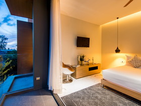 Glam Habitat Hotel