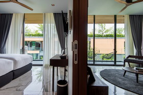 Glam Habitat Hotel