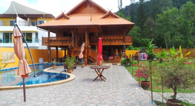 Golden Teak Resort Baan Sapparot