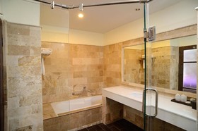 Kamala Beachfront Apartment