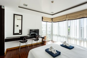The Palms Kamala by Lofty