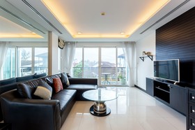 The Palms Kamala by Lofty