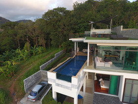 Villa Paradesa by Lofty