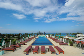 BaumanCasa Beach Resort