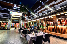 Lap Roi Karon Beachfront by Shanaya