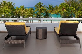 Le Meridien Phuket Beach Resort
