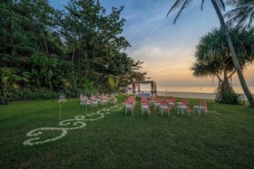 Le Meridien Phuket Beach Resort