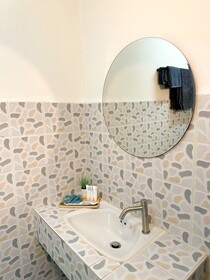 Montana Hotel & Hostel