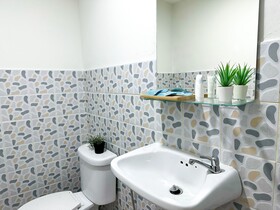 Montana Hotel & Hostel