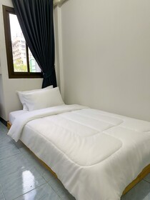 Montana Hotel & Hostel