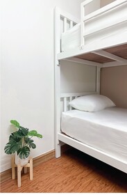 Montana Hotel & Hostel