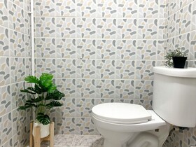 Montana Hotel & Hostel