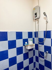 Montana Hotel & Hostel