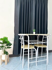 Montana Hotel & Hostel