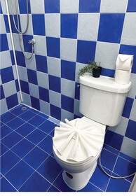 Montana Hotel & Hostel