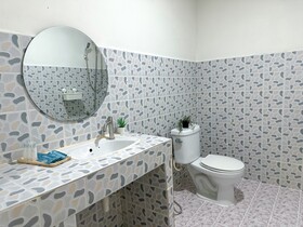 Montana Hotel & Hostel