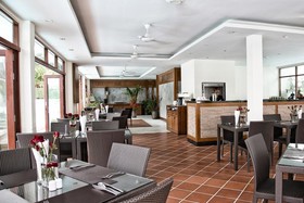 Phunawa Karon Beach Resort & Spa