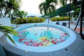 Phunawa Karon Beach Resort & Spa
