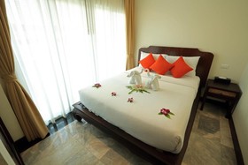 Phunawa Karon Beach Resort & Spa