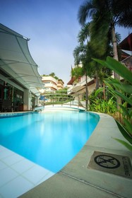 Phunawa Karon Beach Resort & Spa