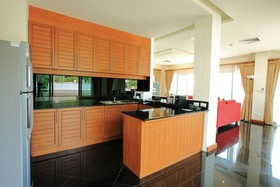 Phunawa Karon Beach Resort & Spa