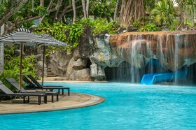 Pullman Phuket Karon Beach Resort