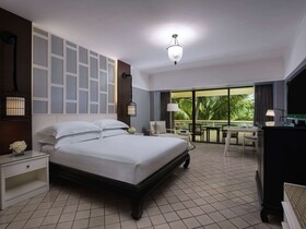 Pullman Phuket Karon Beach Resort