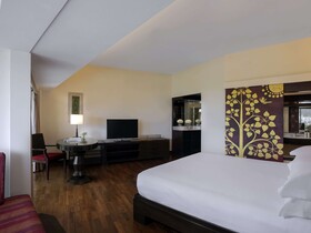 Pullman Phuket Karon Beach Resort