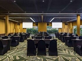 Pullman Phuket Karon Beach Resort